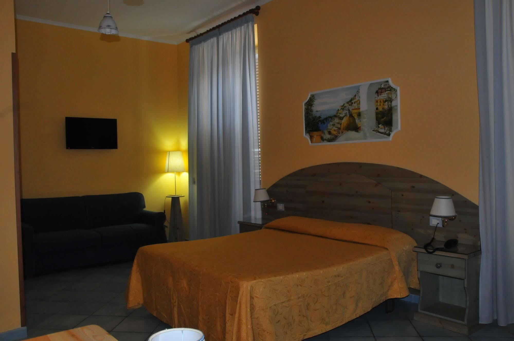 Hotel Potenza Napoli Esterno foto